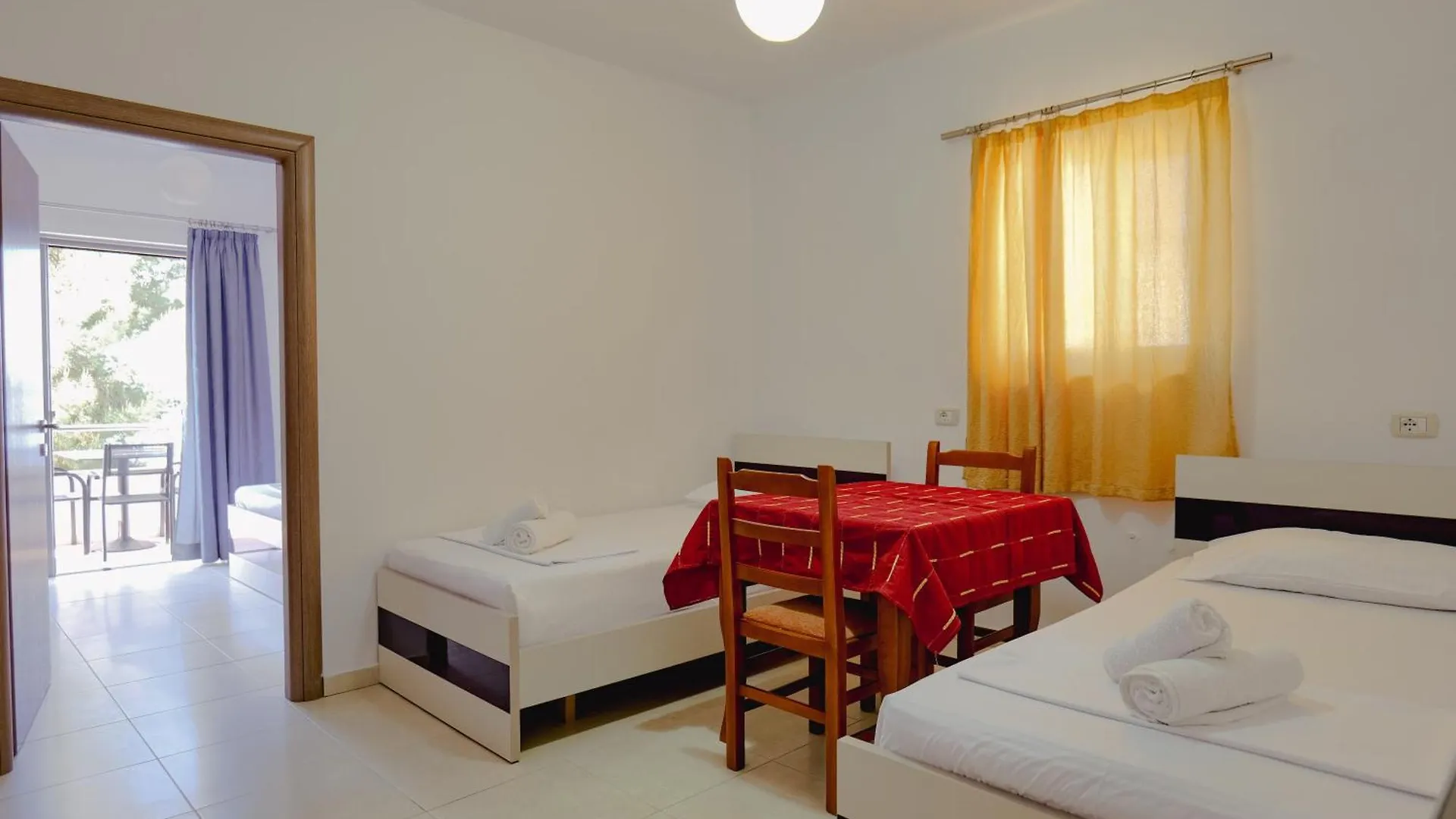 Hotel Argjiro Sarande 3*,