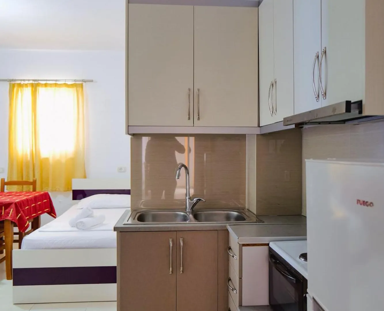 ***  Hotel Argjiro Sarande Albania