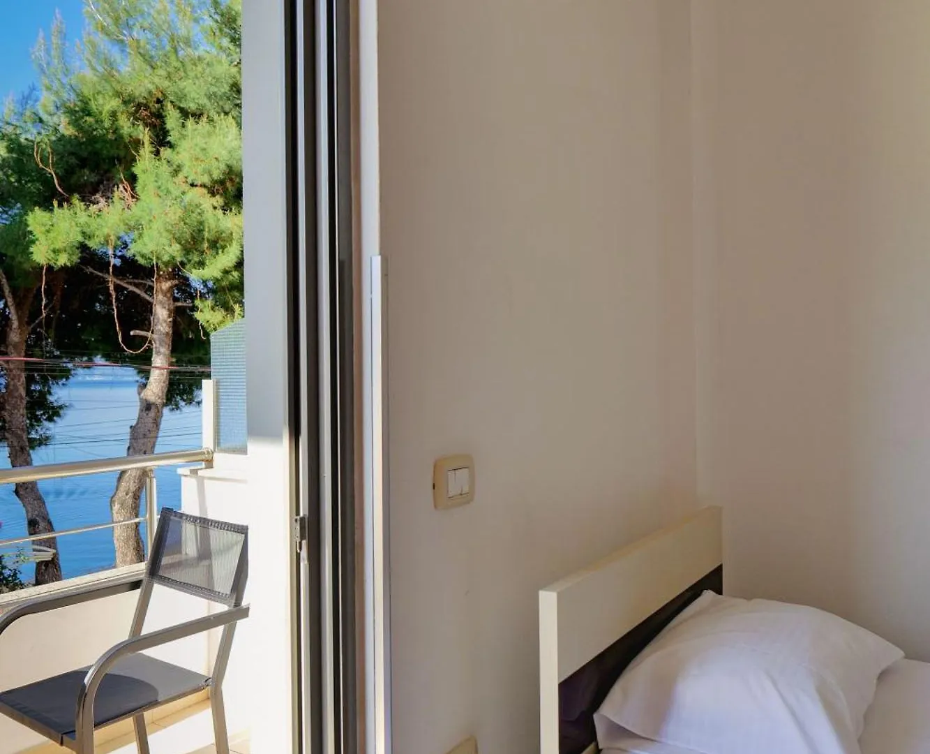 ***  Hotel Argjiro Sarande Albania